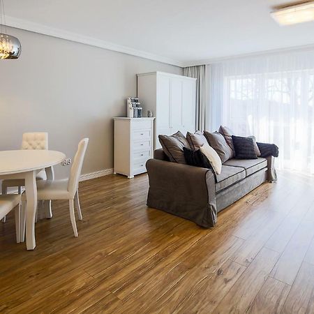 Apartament Paryski Miedzyzdroje Exteriör bild